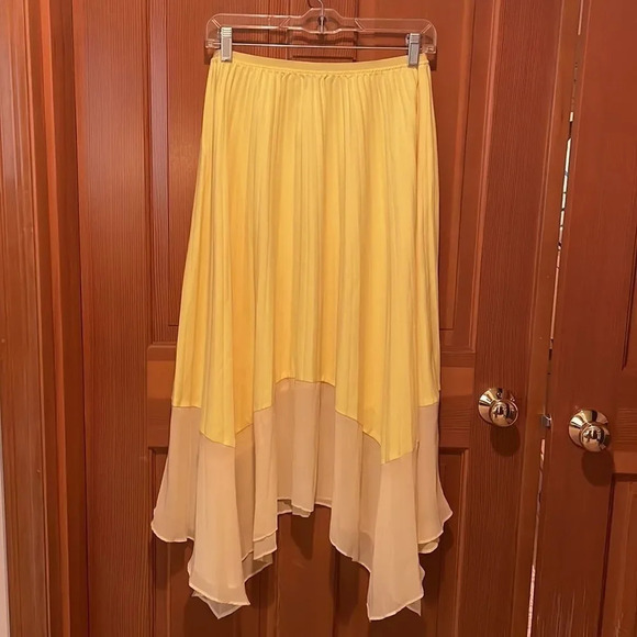 FRENCH Connection bright yellow and  light yellow pleated skirt - Picture 6 of 10